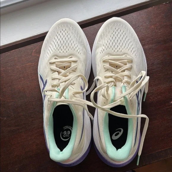 ASICS White and Purple gt 2000 v12 - Picture 4 of 6